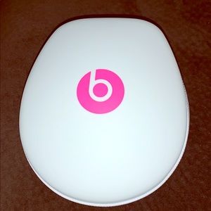 Beats headphones pink